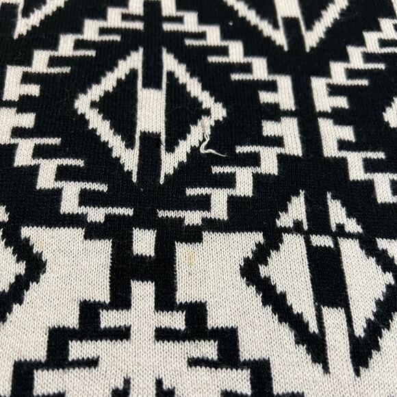 Women's Sleeveless Turtleneck Sweater Top Tunic Size Small Aztec Print Neutral - Picture 6 of 6